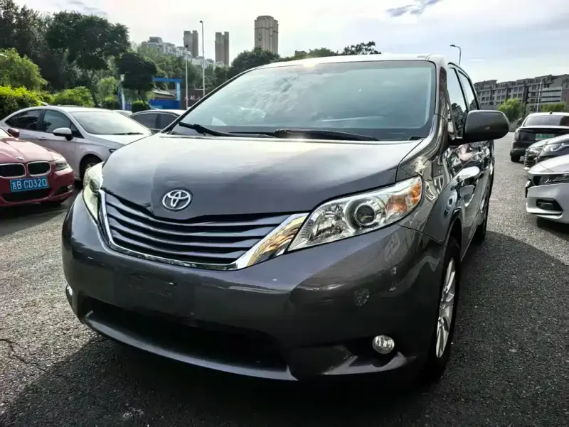Toyota Sienna, 2018