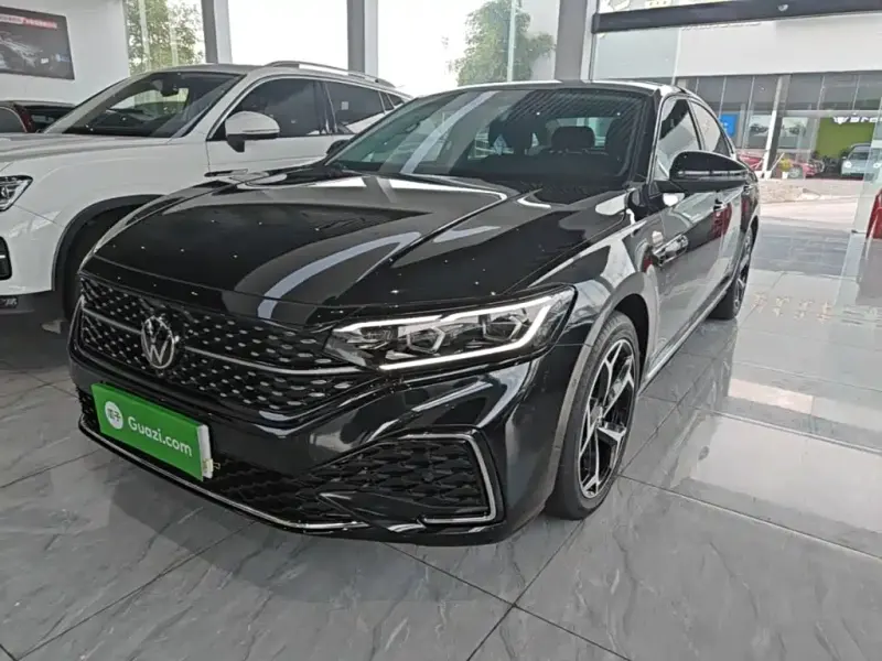 Volkswagen Passat, 2023