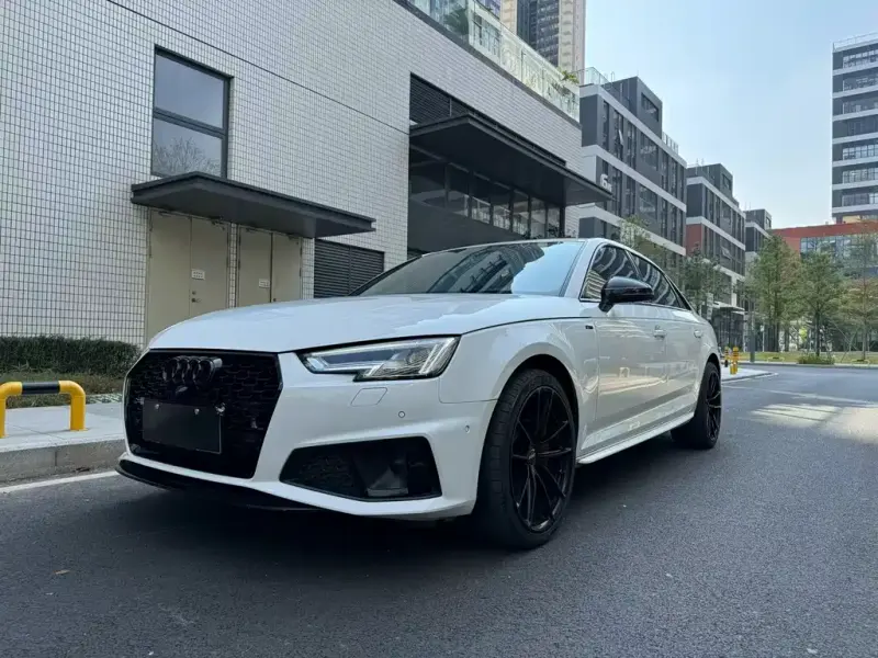 Audi A4L, 2019 — фото 1