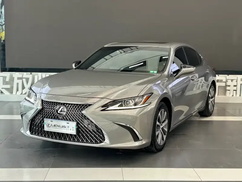 Lexus ES, 2019
