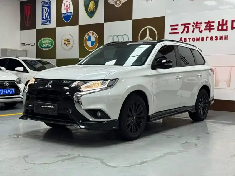 Mitsubishi Outlander, 2022