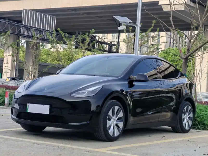 Tesla Model Y, 2022