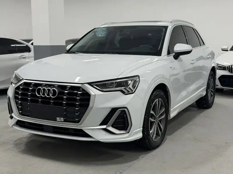 Audi Q3, 2022