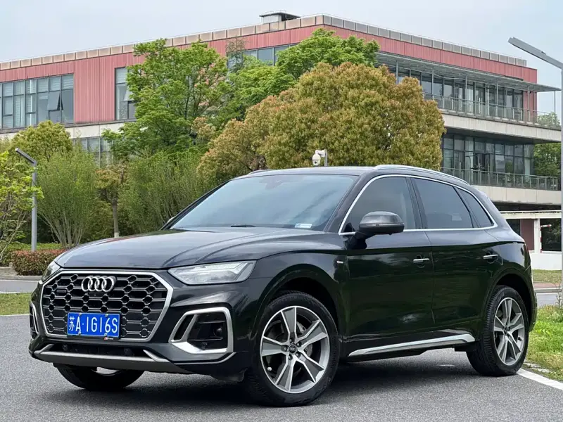 Audi Q5L, 2022