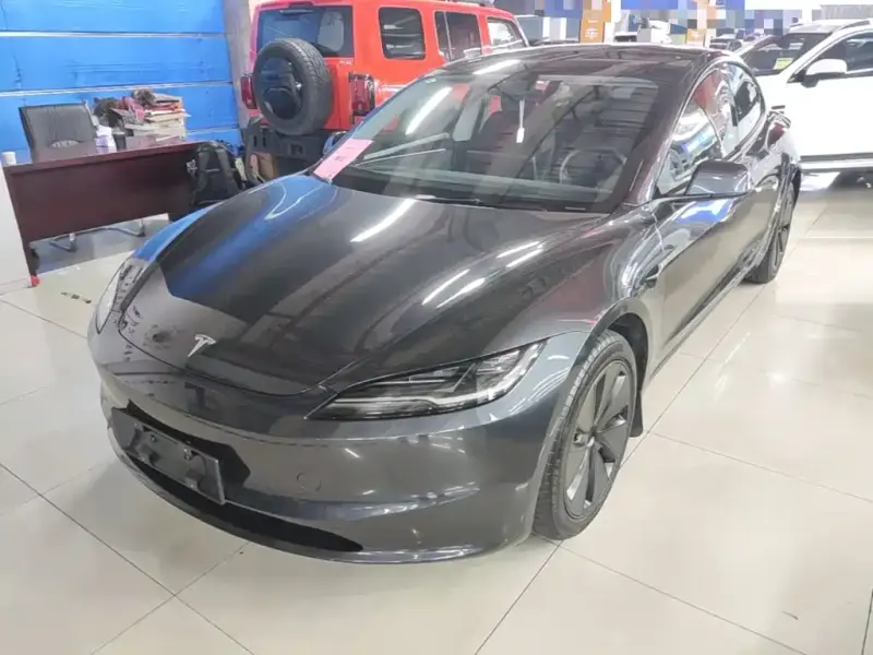 Tesla Model 3, 2025