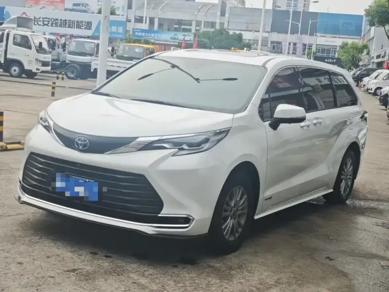 Toyota Sienna, 2023