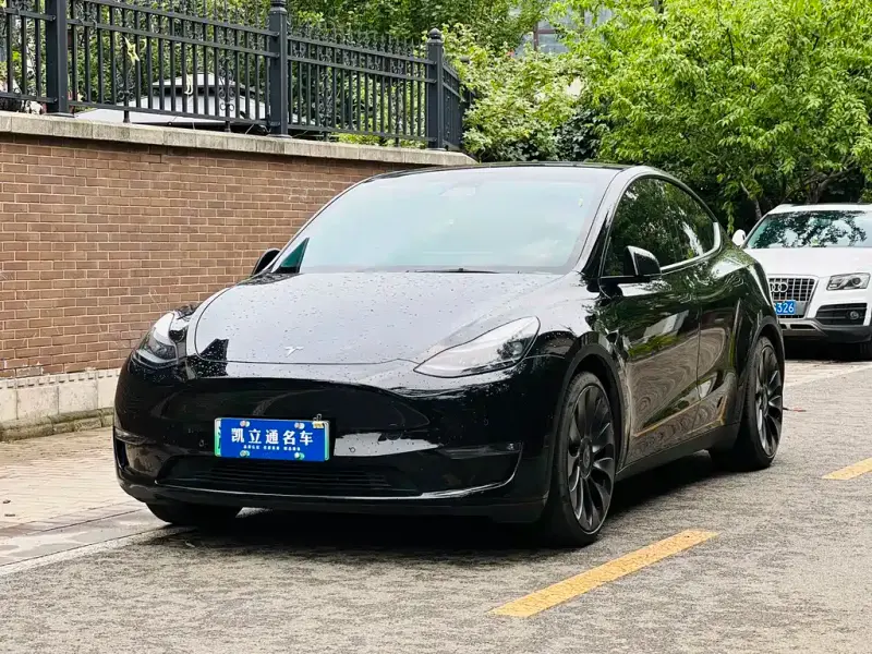 Tesla Model Y, 2023