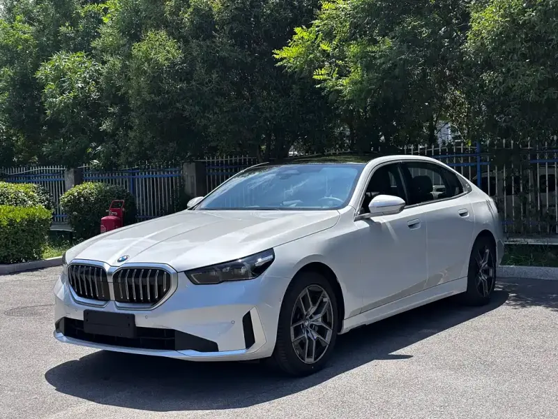 BMW 5 Series, 2025