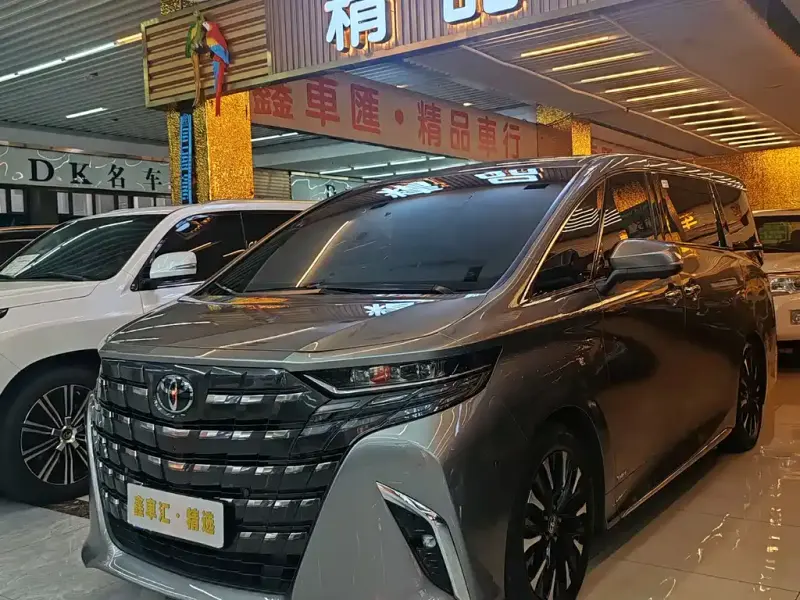 Toyota Alphard, 2024