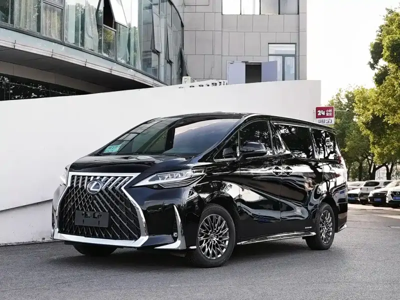 Lexus LM, 2022