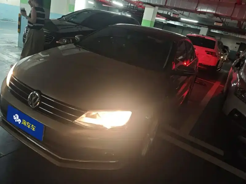 Volkswagen Sagitar, 2015