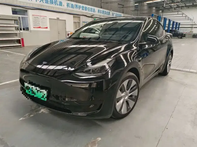Tesla Model Y, 2022