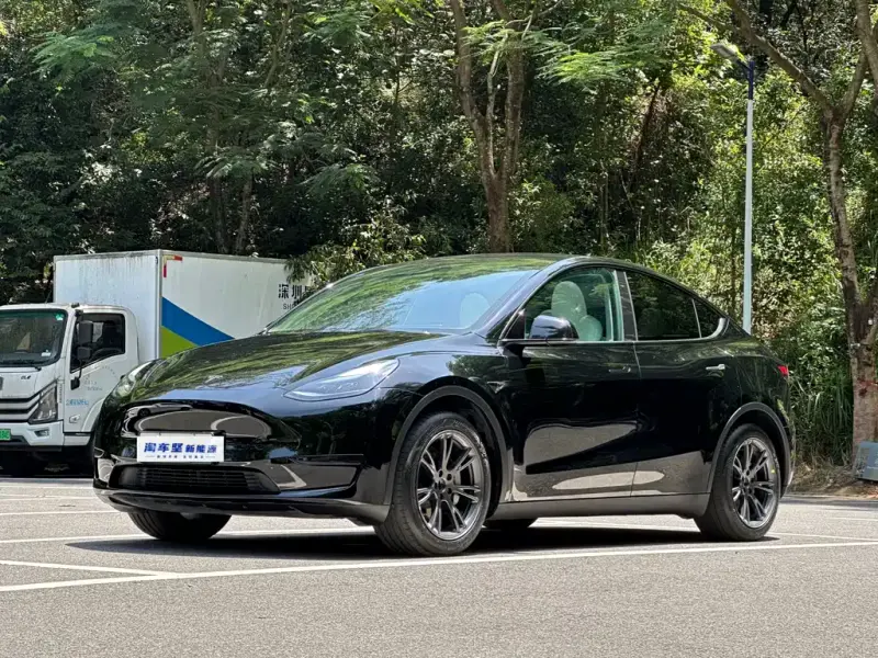 Tesla Model Y, 2023