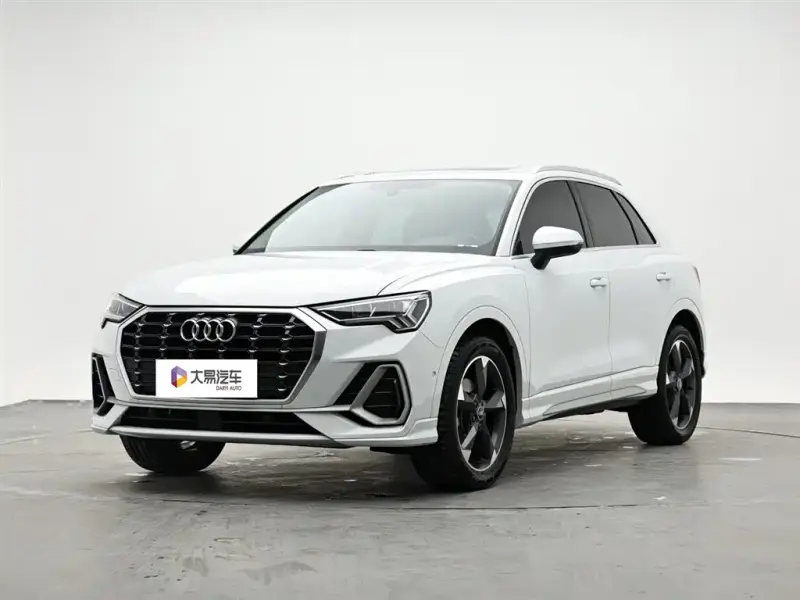 Audi Q3, 2022 — фото 1