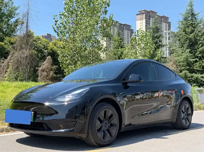 Tesla Model Y, 2023
