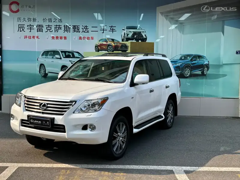 Lexus LX, 2011
