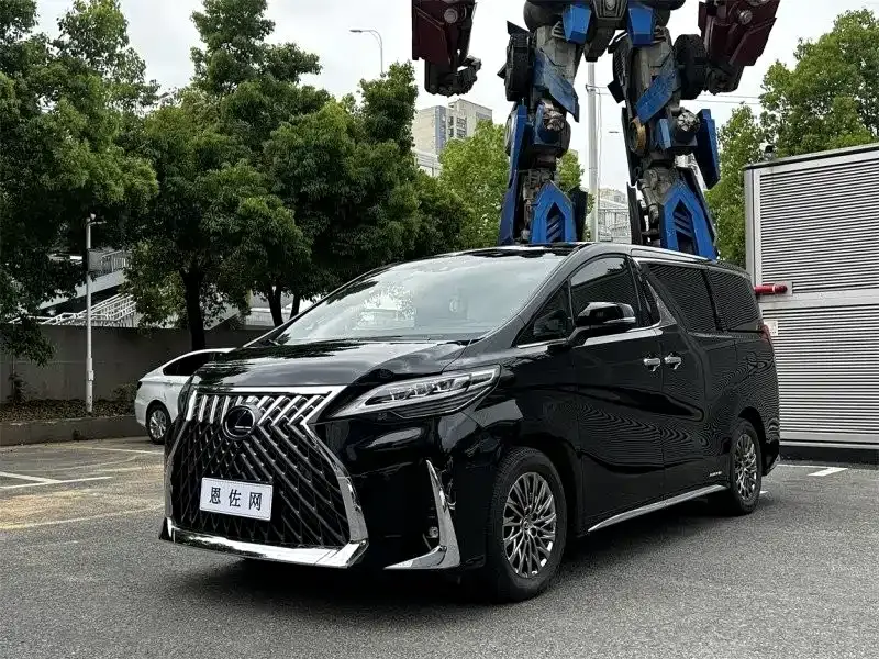 Lexus LM, 2021