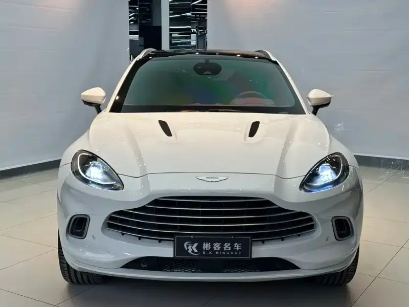 Aston Martin DBX, 2022