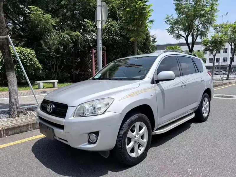 Toyota RAV4, 2013 — фото 1