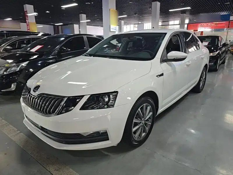 Skoda Octavia, 2020 — фото 1