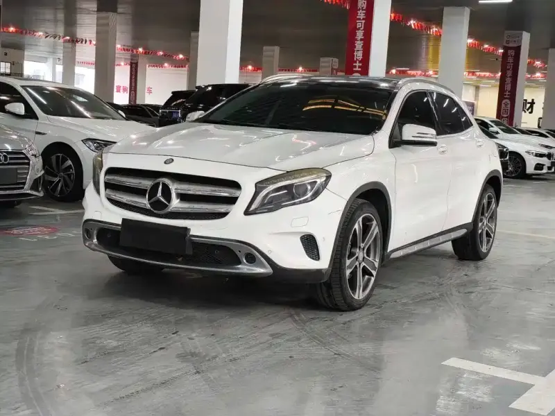 Mercedes-Benz GLA, 2015 — фото 1