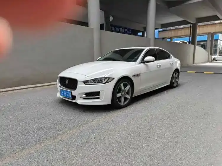 Jaguar XE, 2016