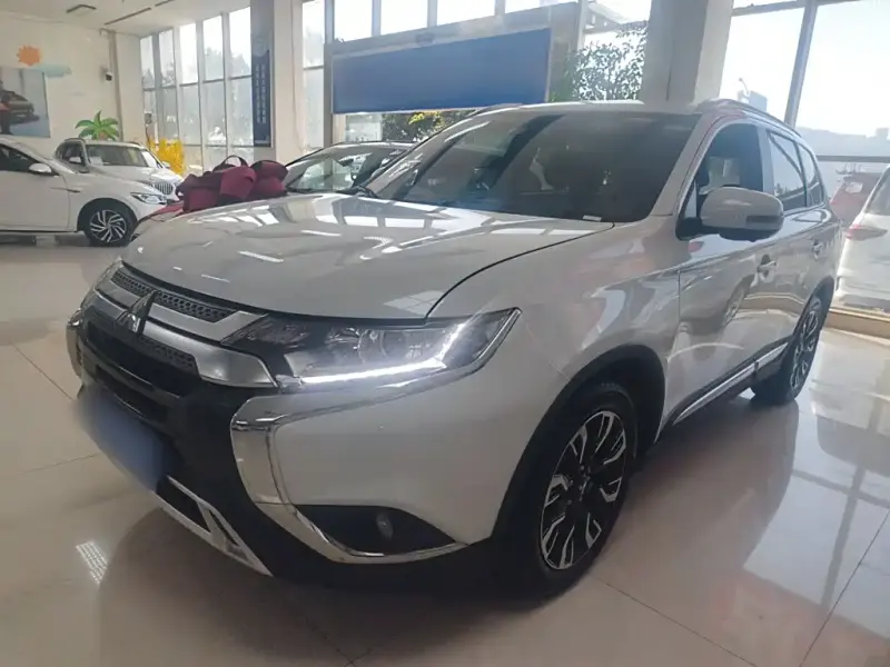 Mitsubishi Outlander, 2019 — фото 1