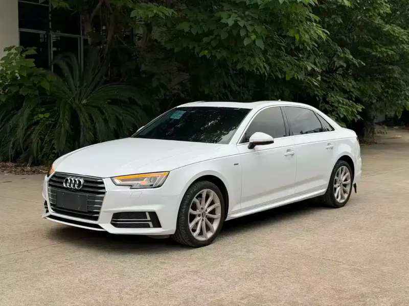 Audi A4L, 2018 — фото 1