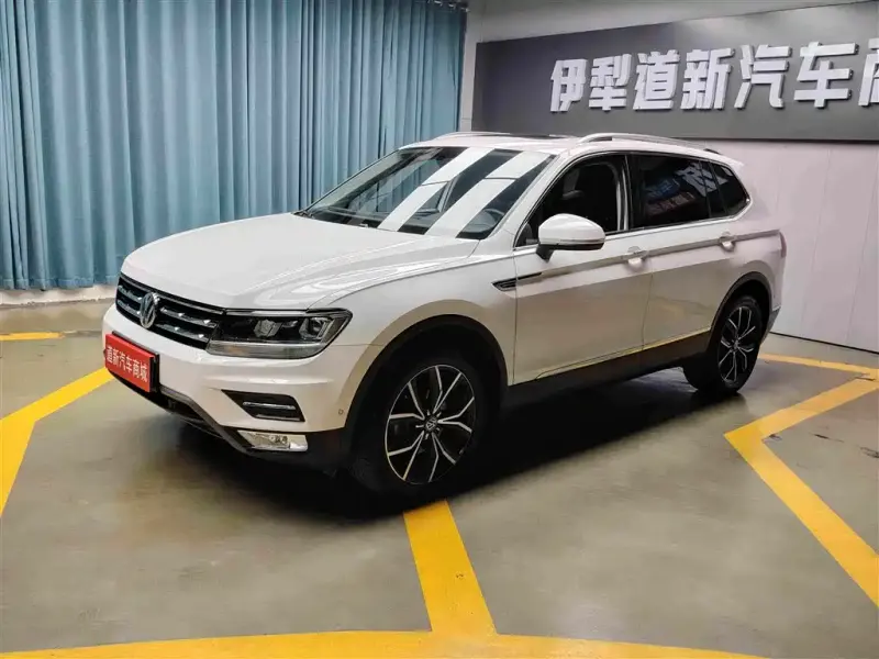 Volkswagen Tiguan L, 2019 — фото 1