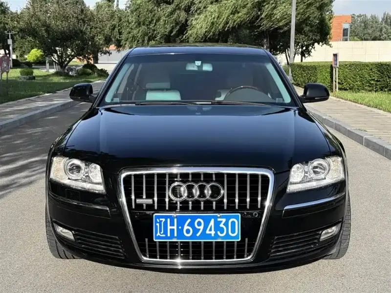 Audi A8, 2011