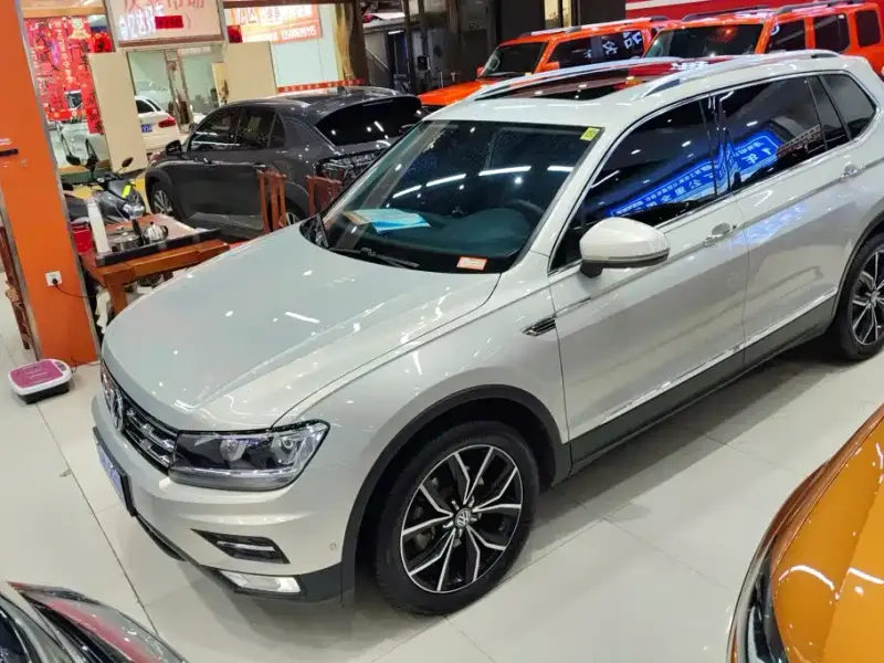 Volkswagen Tiguan L, 2019 — фото 1