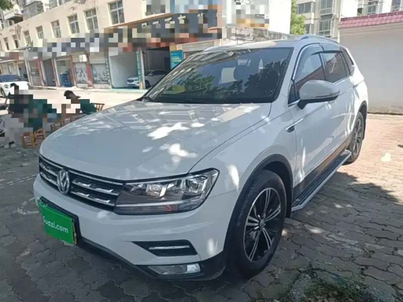 Volkswagen Tiguan L, 2020 — фото 1