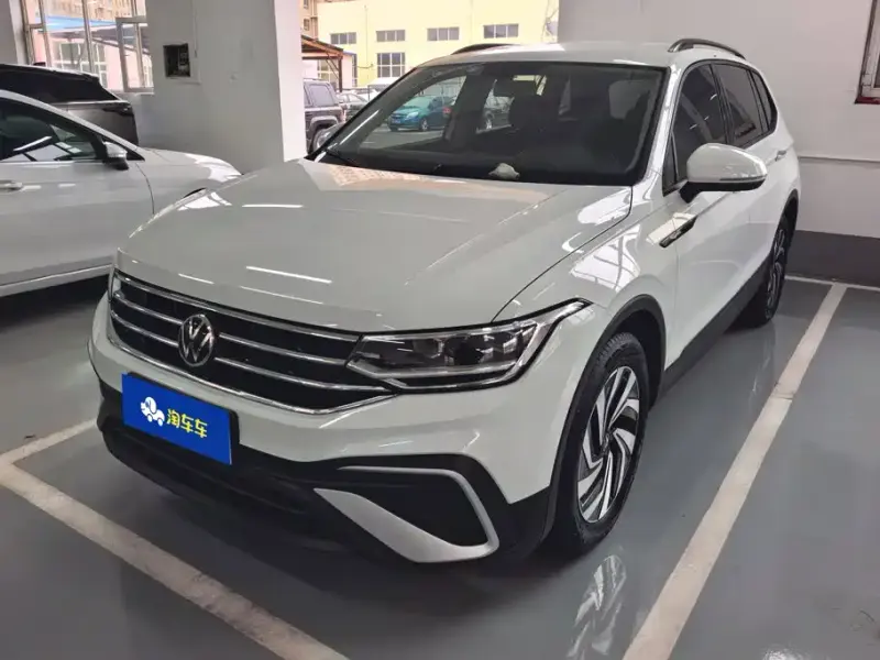 Volkswagen Tiguan L, 2022 — фото 1