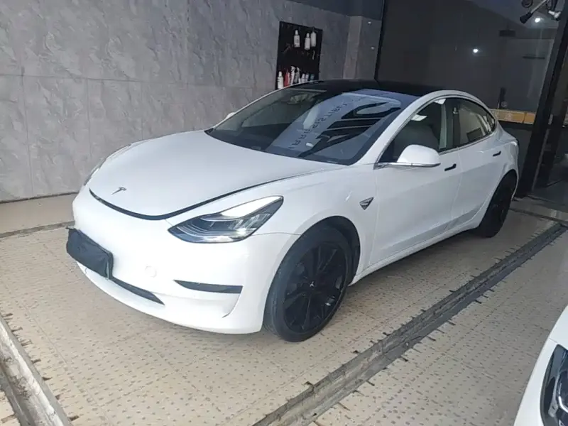 Tesla Model 3, 2020