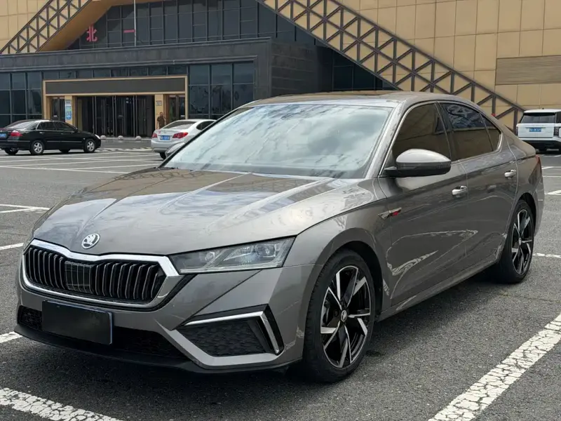 Skoda Octavia, 2022 — фото 1