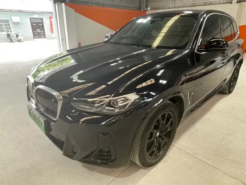 BMW iX3, 2023