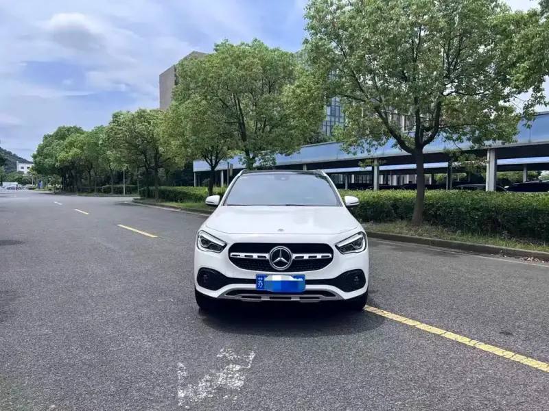 Mercedes-Benz GLA, 2023 — фото 1
