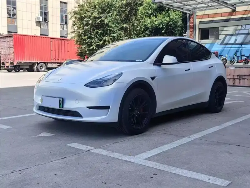 Tesla Model Y, 2023