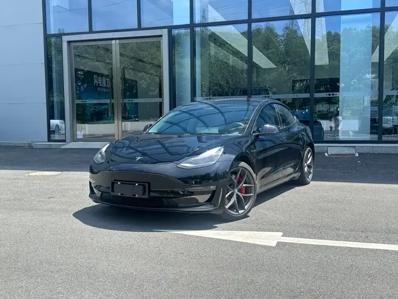 Tesla Model 3, 2022