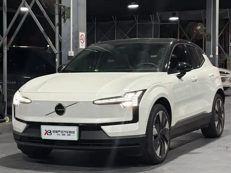 Volvo EX30, 2025