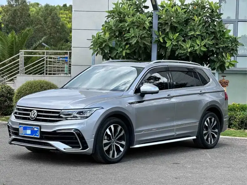 Volkswagen Tiguan L, 2021 — фото 1