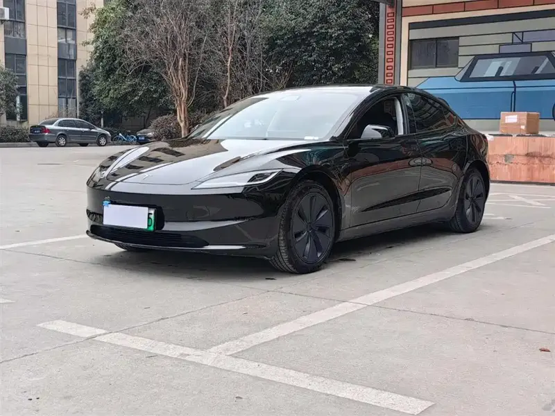 Tesla Model 3, 2024