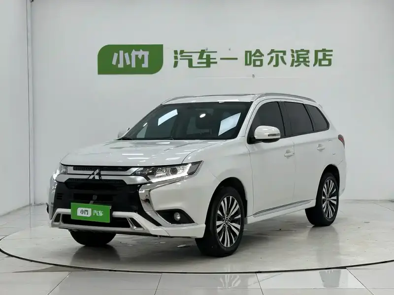 Mitsubishi Outlander, 2023