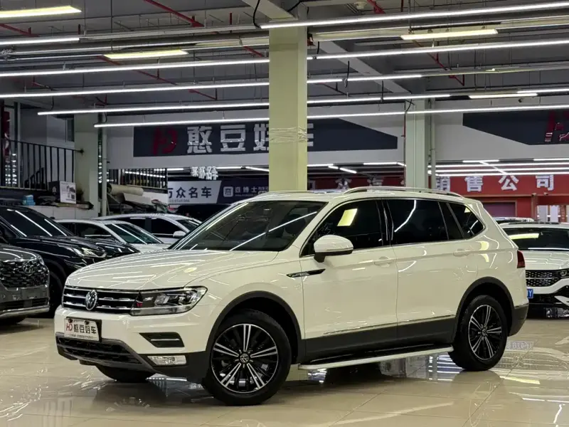 Volkswagen Tiguan L, 2021 — фото 1