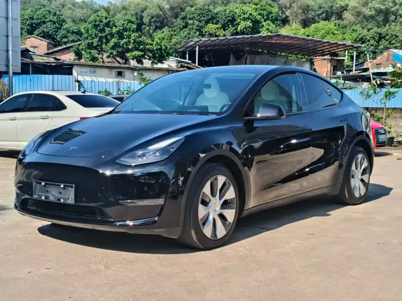 Tesla Model Y, 2023