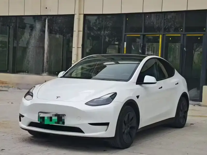 Tesla Model Y, 2022