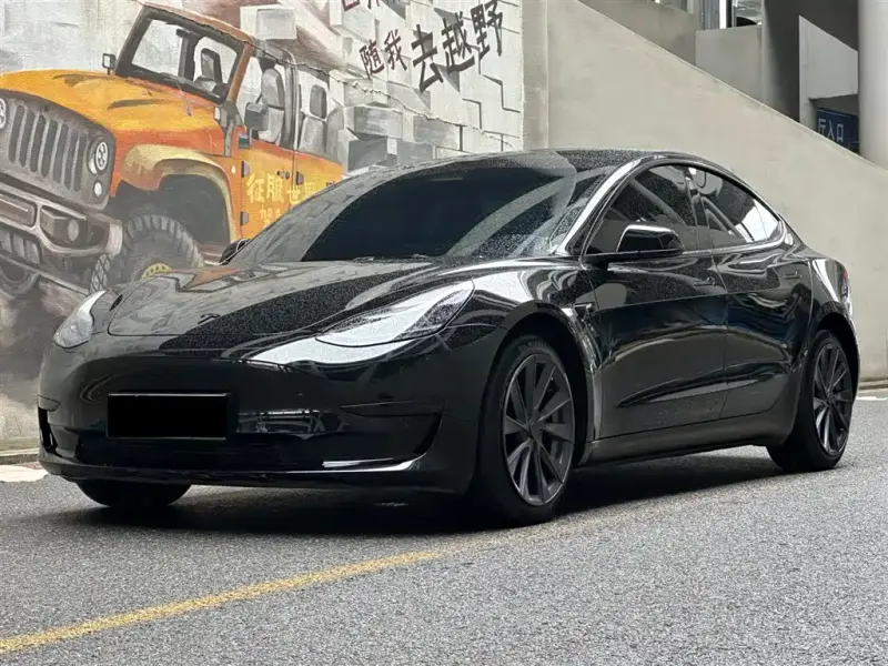 Tesla Model 3, 2023