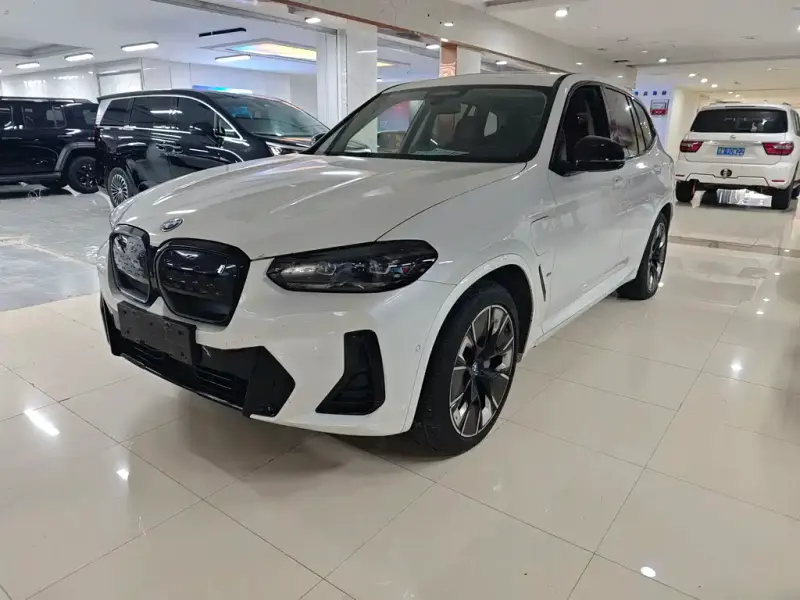 BMW iX3, 2023