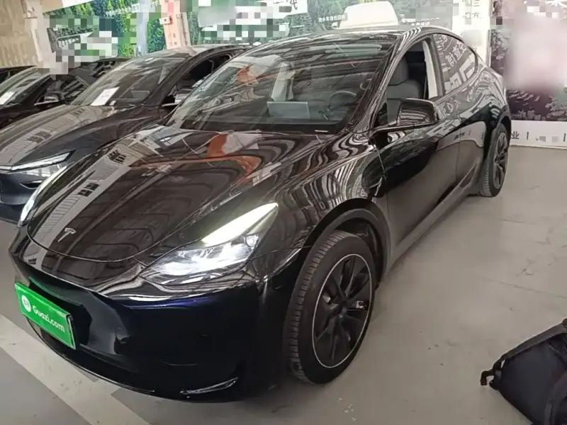 Tesla Model Y, 2023