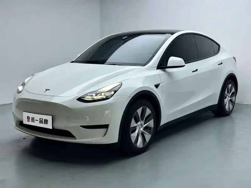 Tesla Model Y, 2022